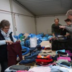 Kleidersortierung in unserem Logistikzentrum in Osterath